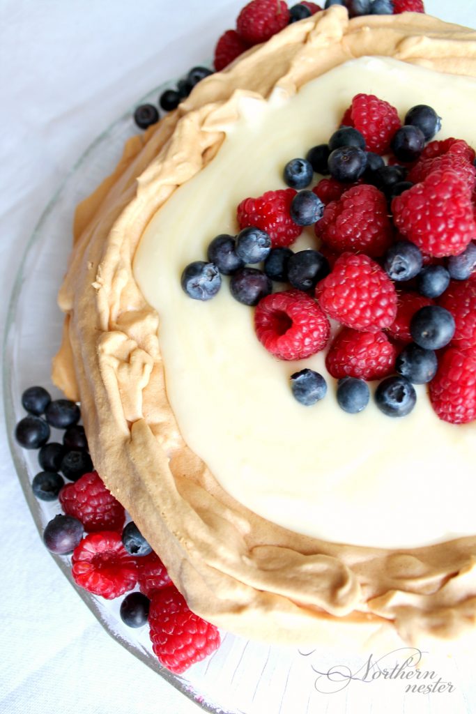 pavlova-with-lemon-curd