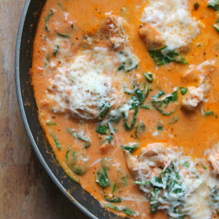 Chicken Thighs With Tomato Spinach Sauce | THM: S-image