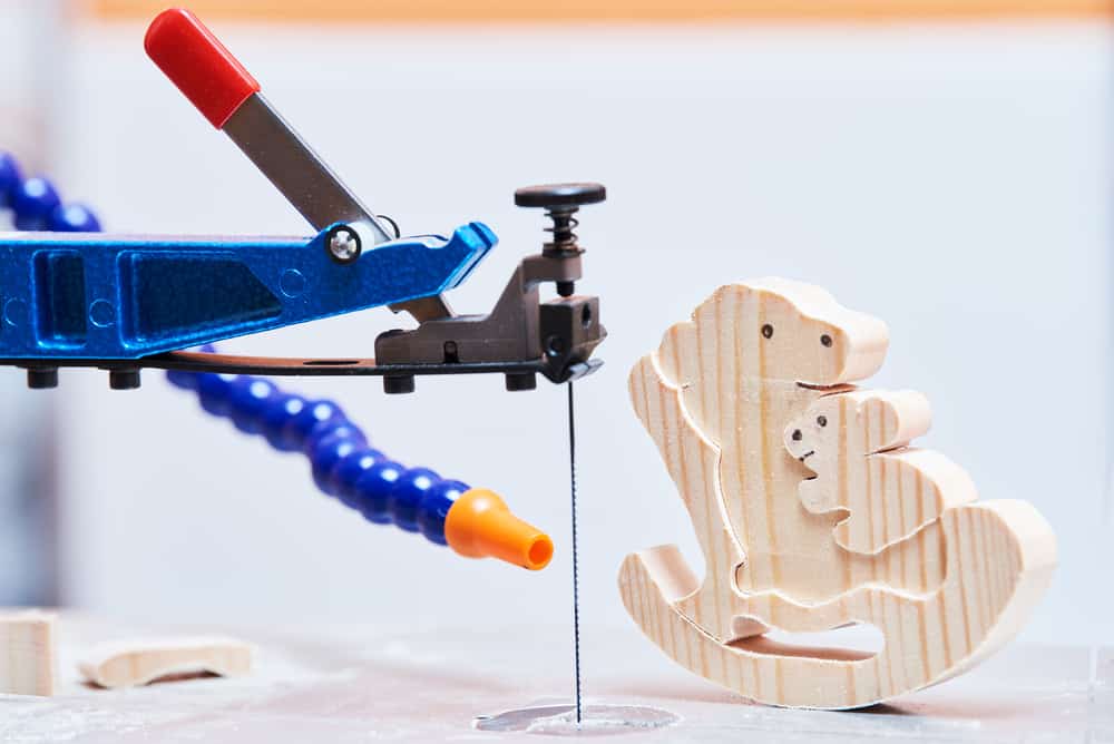 can you use a scroll saw indoors?