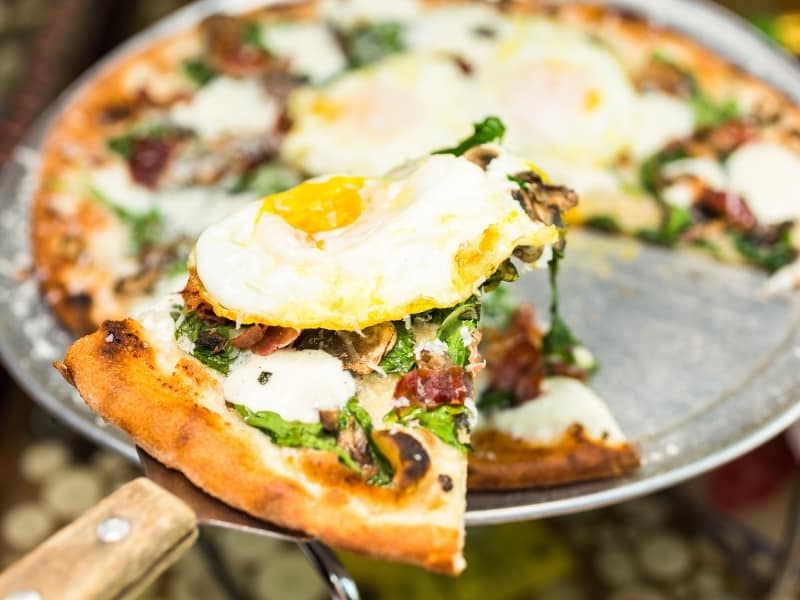 breakfast pizza